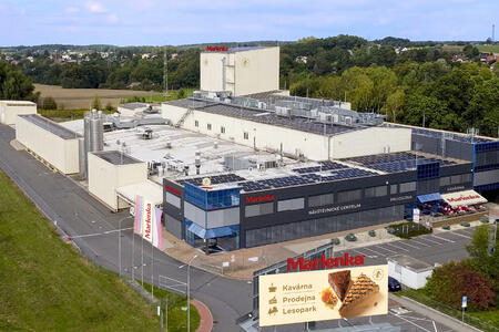 MARLENKA_zhora_2025 ztlumená červená